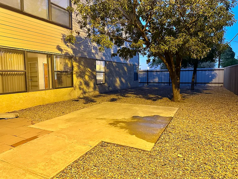2401 S Sunset Ave — Photo 10