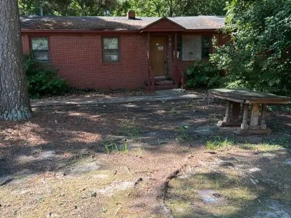 1013 Broadway St, Smithfield, NC 27577