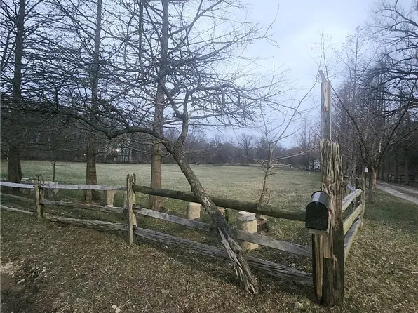 7640 S Eastland Rd, Cleveland, OH 44130