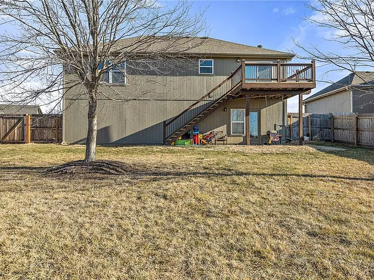 1903 Lake Dr — Photo 17