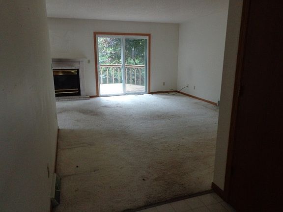 3rd image of 219 Sandstone Dr