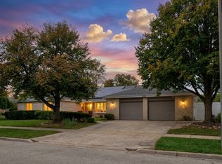 3050 Kayjay Dr, Northbrook, IL 60062