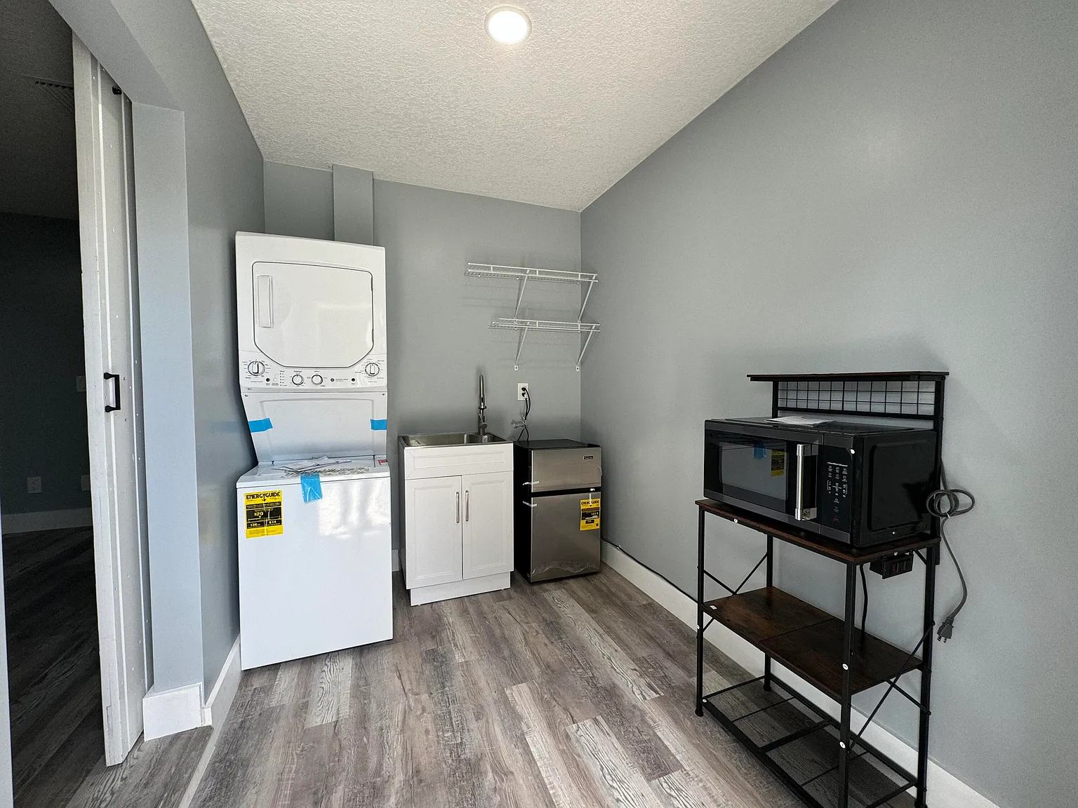 1 bed, 1.0 bath, 846 sqft, $1,300 — Photo 3