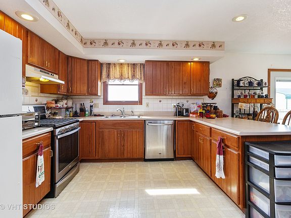 2nd image of 103 Horseshoe Dr