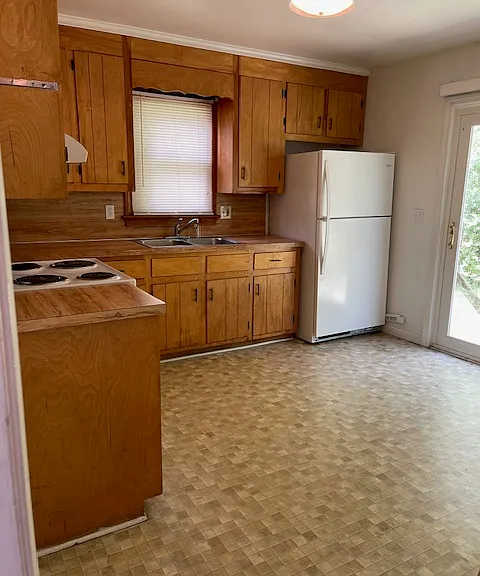 1100 Parkview Dr #B — Photo 1
