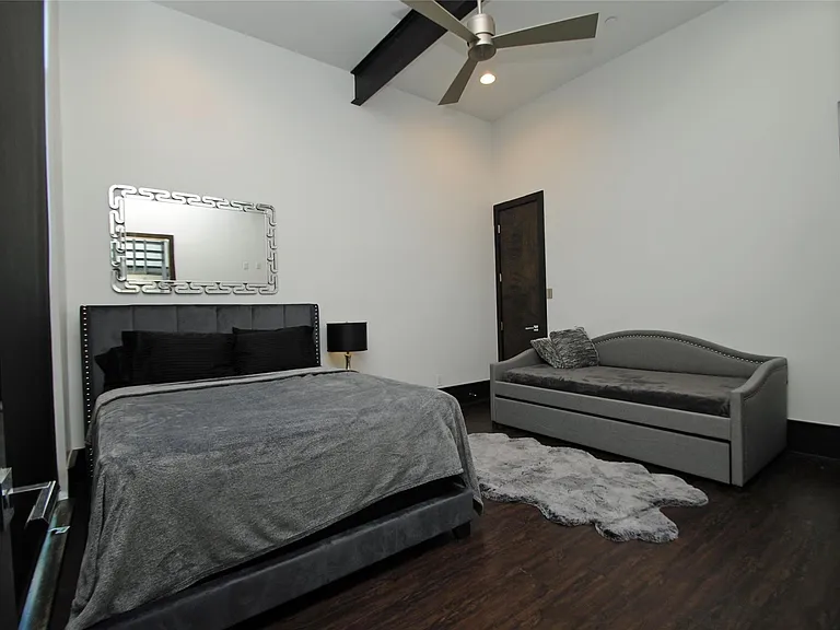 4118 Floyd St #A — Photo 32