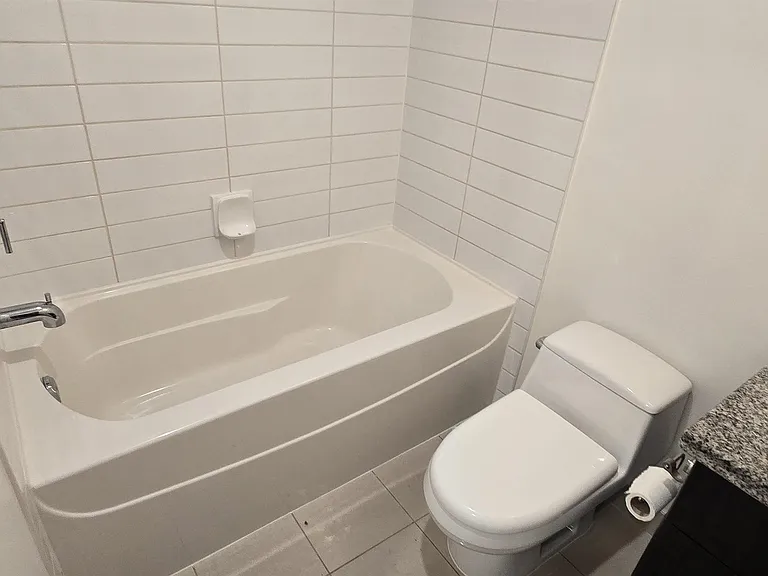 14 Begbie St #301 — Photo 9