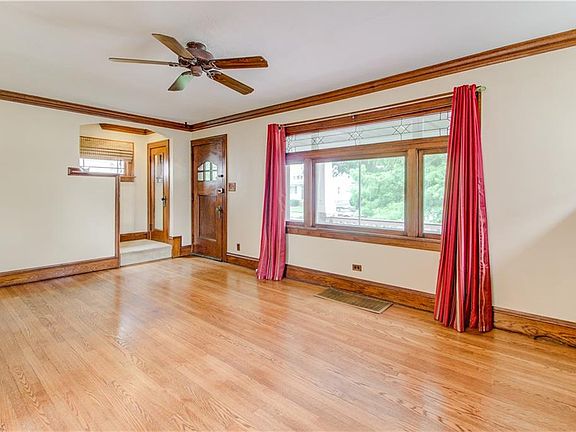 4th image of 4017 W 160th St