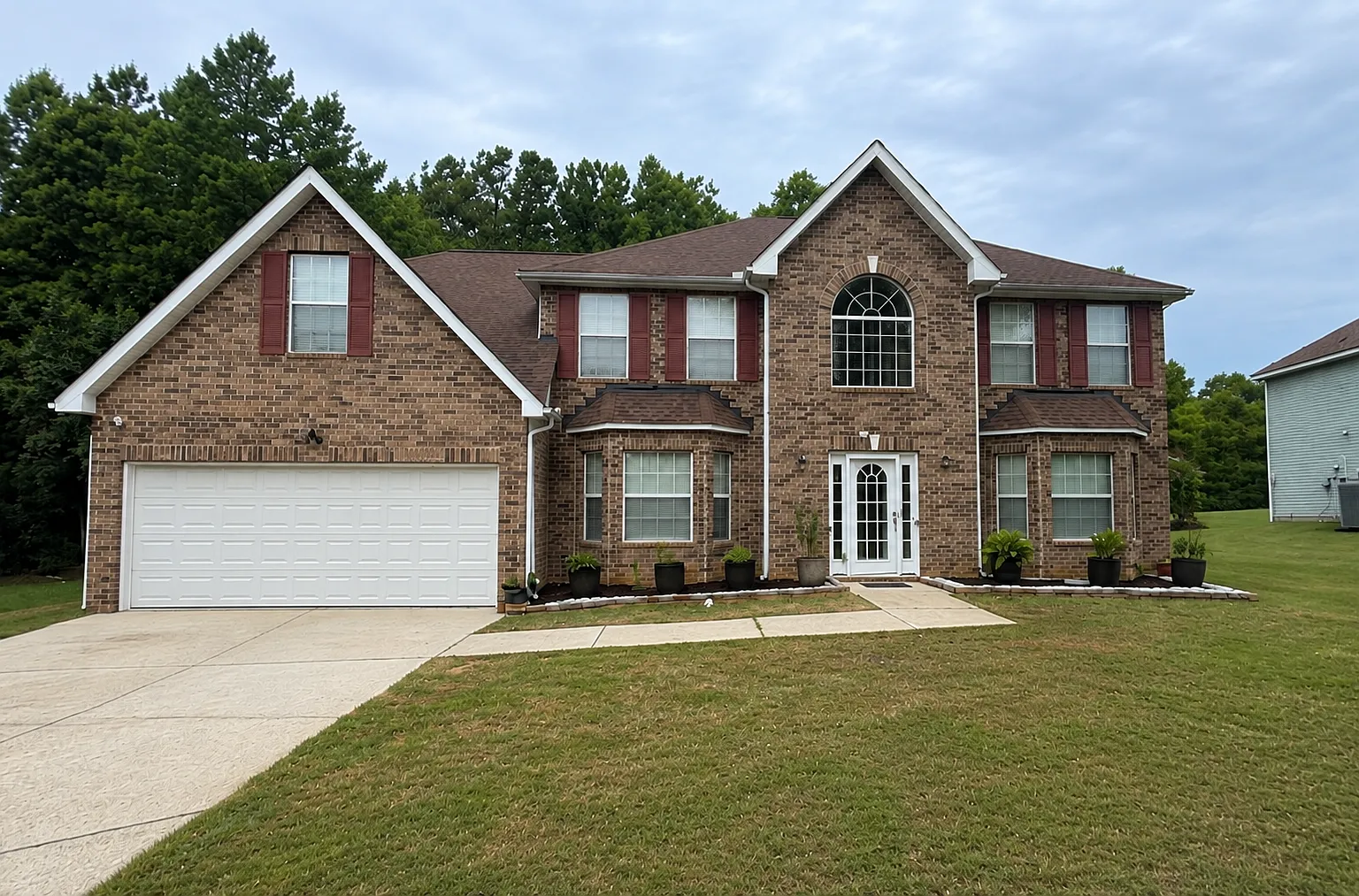5 bed, 2904 sqft, $3,000 — Photo 1