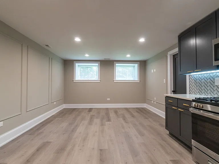 Pf Arg 5400 N. Paulina — Photo 11
