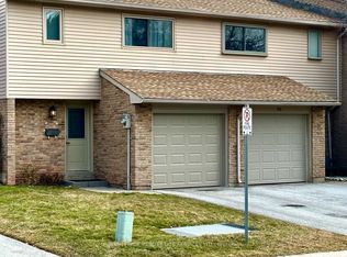 1542 Lancaster Dr #97, Oakville, ON L6H 2Z4