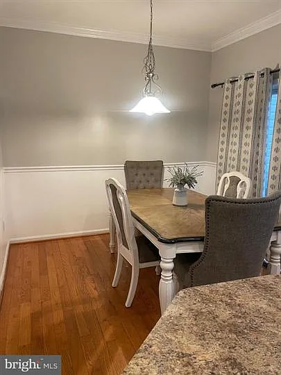 3 bed, 2.5 bath, 2326 sqft, $2,800 — Photo 3