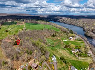 94 Quonnipaug Hill Rd, Guilford, CT 06437