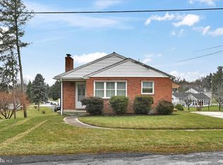 2 Carlisle Ct, York, PA 17408