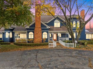1900 Tiverton Rd, Bloomfield Hills, MI 48304