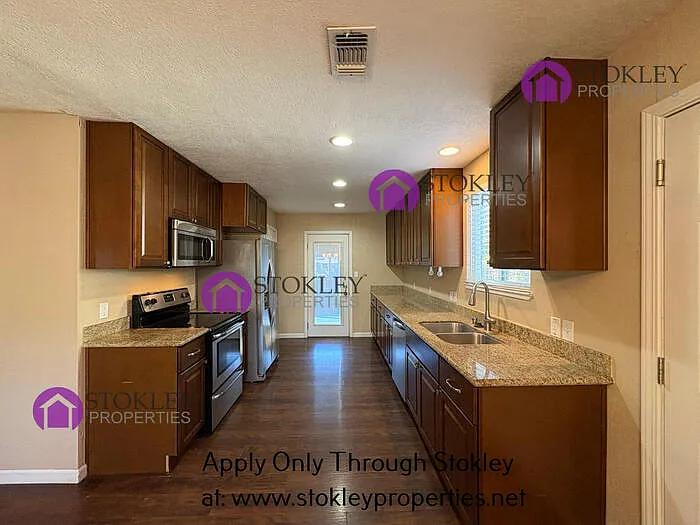 166 Lois Ct — Photo 10
