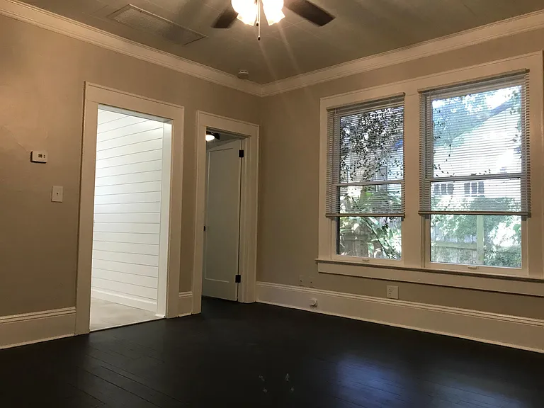 515 E Amelia St — Photo 13