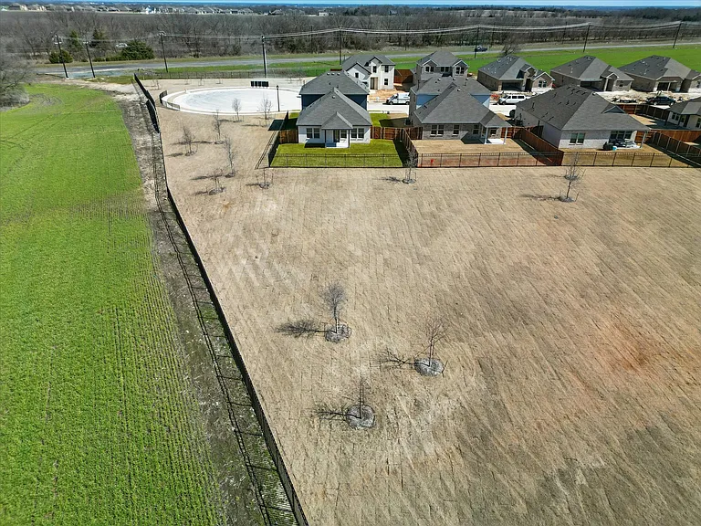 2238 Maple Ridge Dr — Photo 26