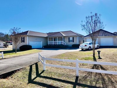 100 Plantation Dr, Albertville, AL, 35951