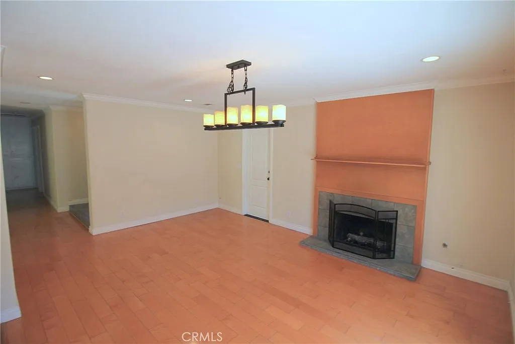 3 bed, 1412 sqft, $3,995 — Photo 4