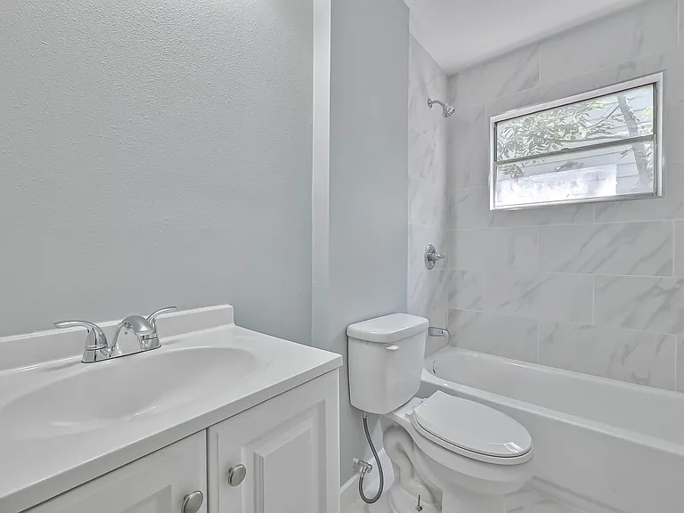 3918 Tavenor Ln — Photo 19