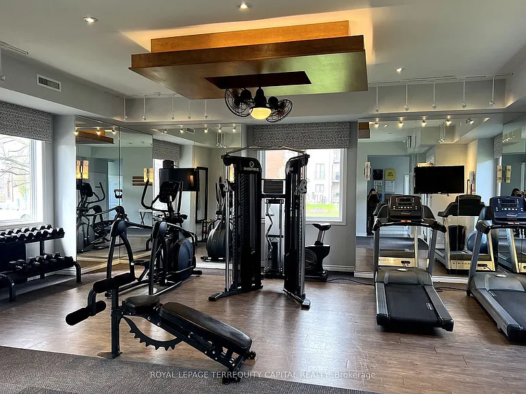 31 Madelaine Dr #6 — Photo 45