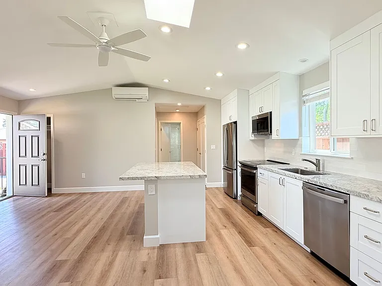 205 Barbara Ct #A — Photo 7