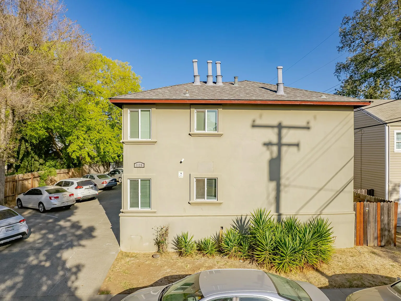 1 bed, 800 sqft, $1,350 — Photo 2