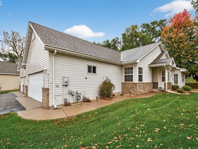 2099 Albemarle Ct N, Saint Paul, MN, 55113