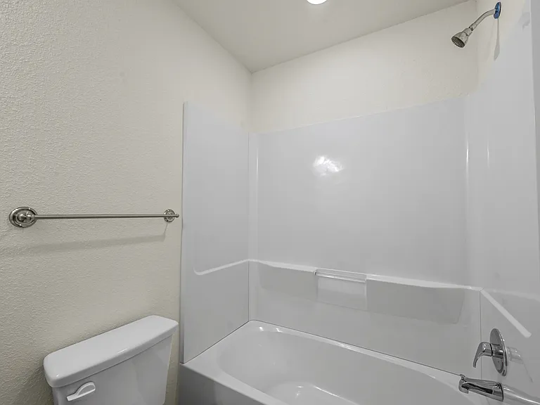 105 SE 4th St #2 — Photo 18