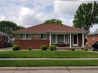 22537 E Eleven Mile Rd, Saint Clair Shores, MI 48081
