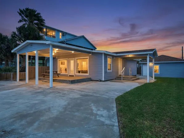 214 Dead Ends Dr, Rockport, TX 78382