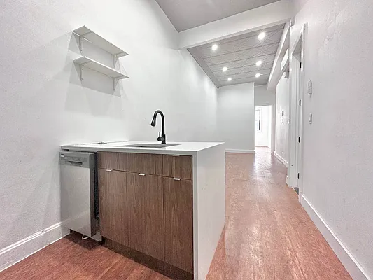 Rented by Doorway NYC, LLC | media 11