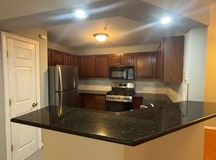 13107 Millhaven Pl APT E, Germantown, MD 20874