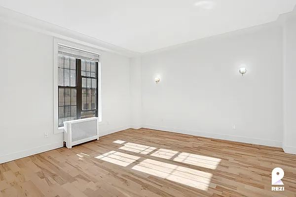 Rented by REZI | media 35