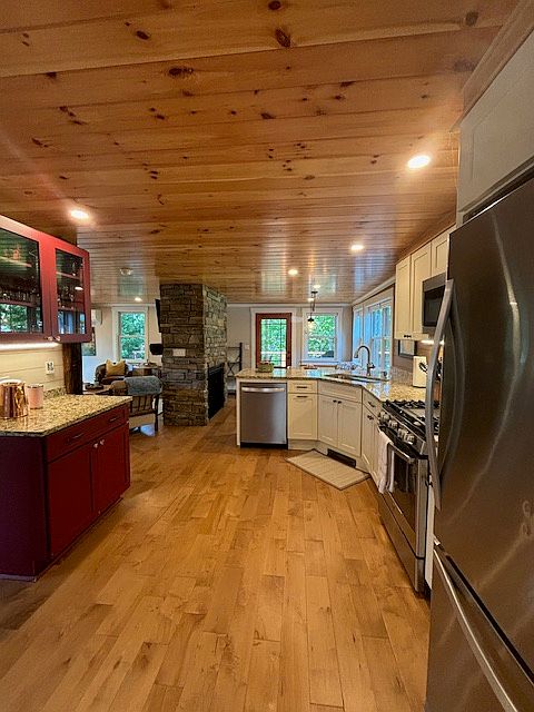 Well Equipped Kitchen and bar Area