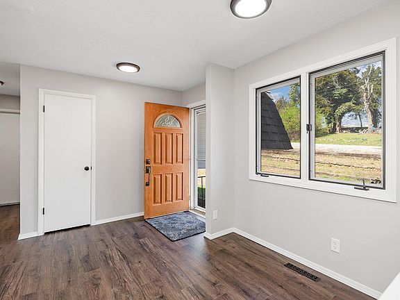 4th image of 132 Havens Drive