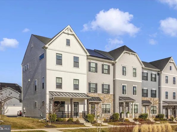 1310 Pedigree St, Frederick, MD 21702