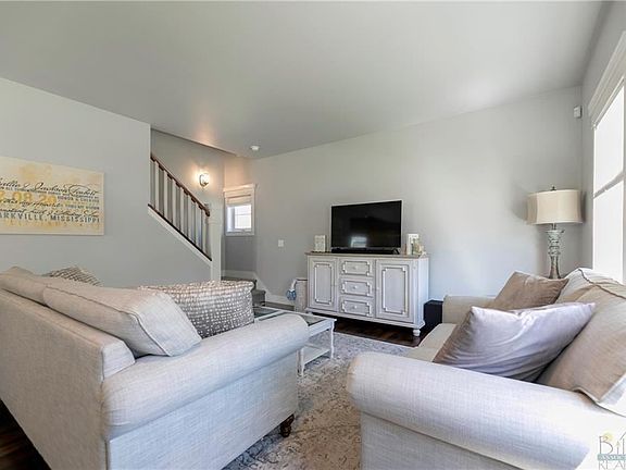 5th image of 1724 Lone Pine Dr