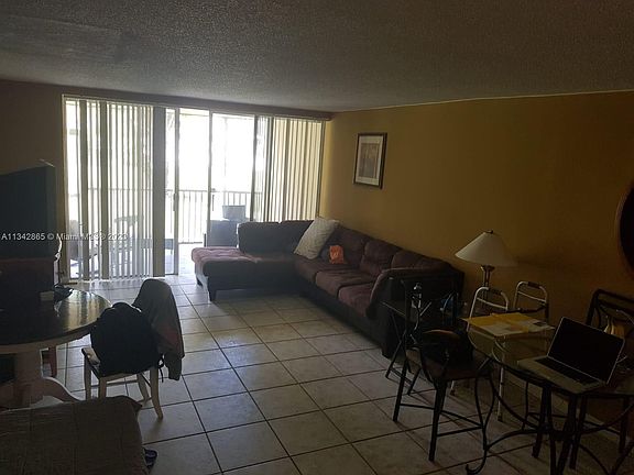 5th image of 1750 NE 191st St #1203