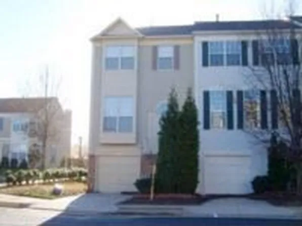16832 Miranda Ln, Woodbridge, VA 22191