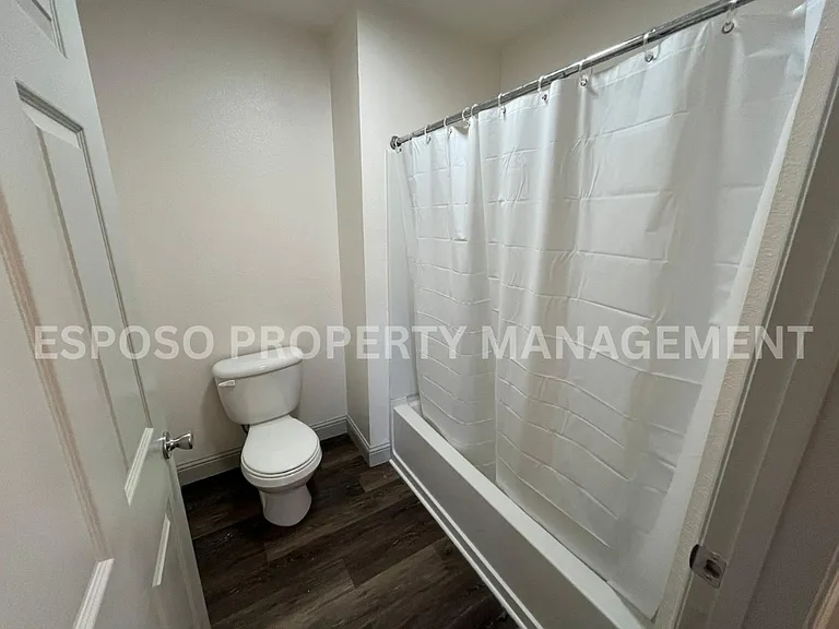1565 W Swift Ave #105 — Photo 6