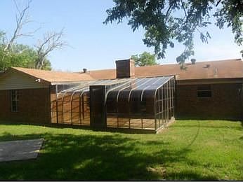2nd image of 820 Michelle Dr