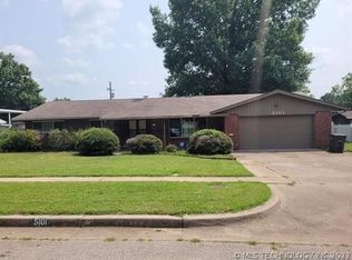5101 Bridle Rd, Bartlesville, OK 74006