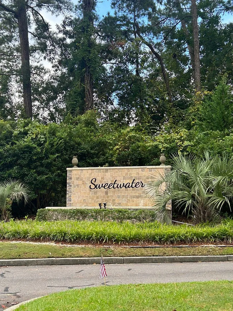 6308 Sweetwater Blvd — Photo 1