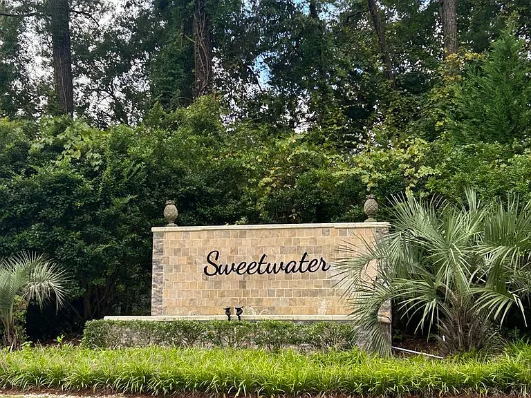 6308 Sweetwater Blvd — Photo 1