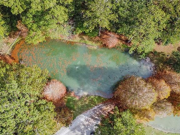 4th image of Phyllis Dr