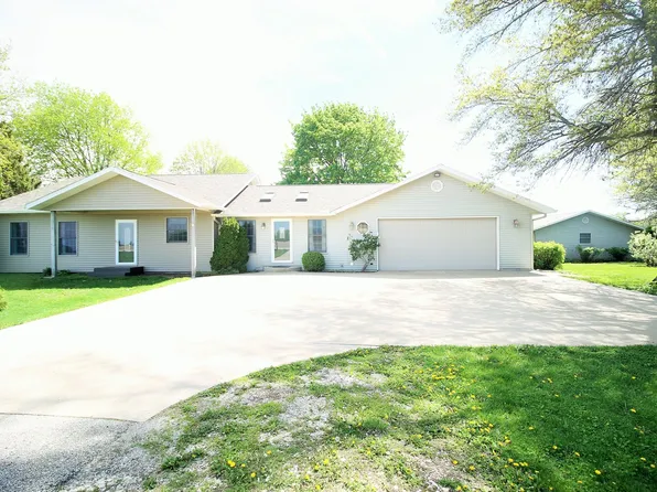 10093 Wolf Rd, Geneseo, IL 61254