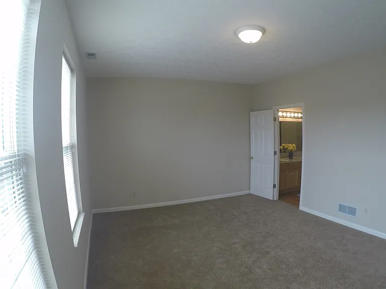 Portledge Commons, 1 and 2 Bedroom apartments, carport, central Lafayette — Photo 14