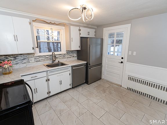 3rd image of 99 Jordan Ln